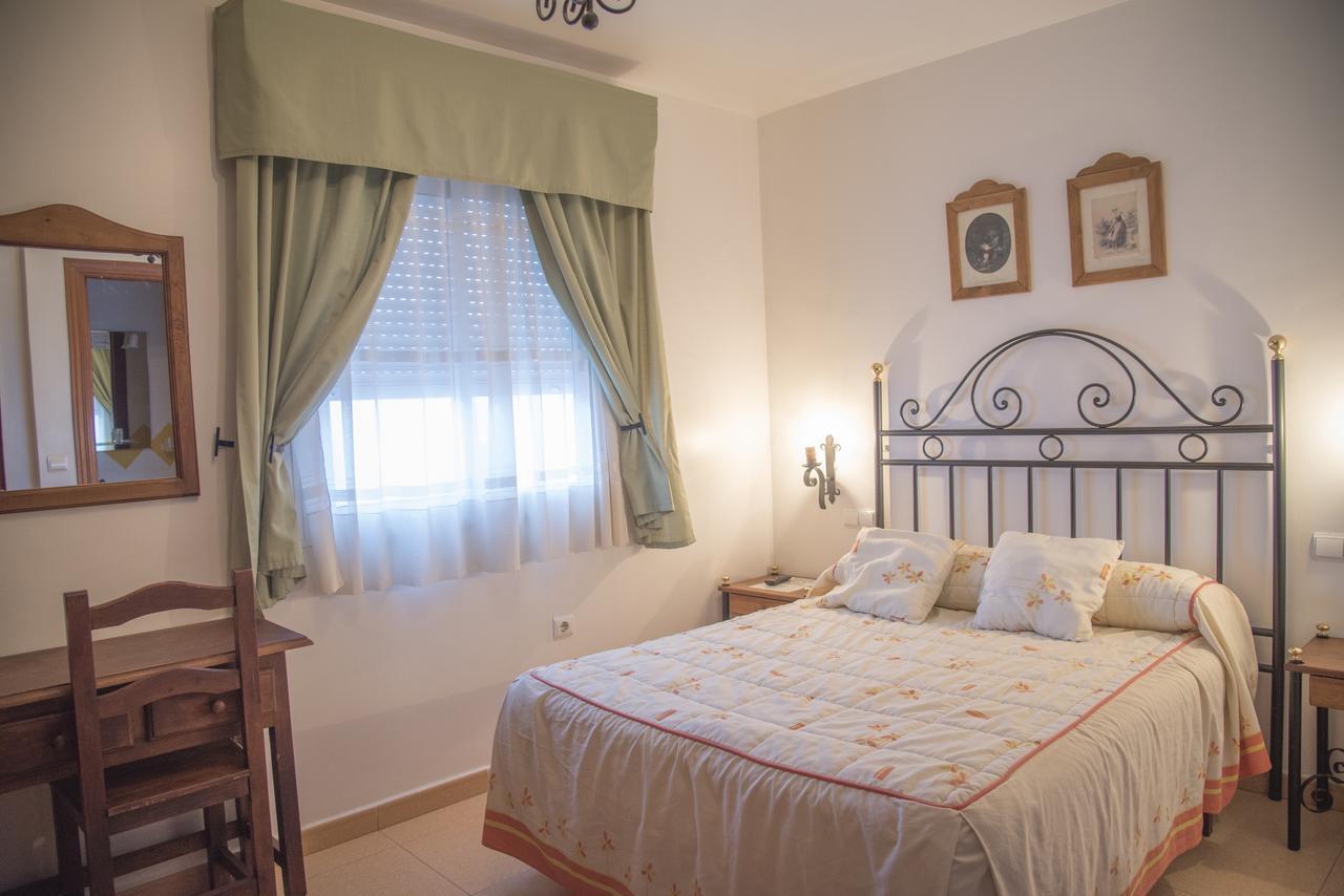 Hostal Dp El Pilar Monesterio Extérieur photo